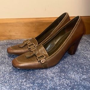 Naturalizer beautiful leather loafer style heels